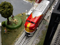 Santa Fe Super Chief LionChief O Scale Train Set