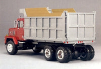 IH Paystar 5000 Dump Truck (1/25 Scale) Vehicle Model Kit