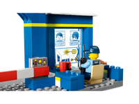 LEGO City Police Station Chase