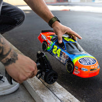 1/12 NASCAR RC Racecar Jeff Gordon No. 24 Dupont Chevrolet Monte Carlo, NASCAR 2S AWD RTR Brushed On-Road (Battery & Charger Included) LOS1120024