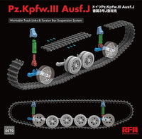 PzKpfw III Ausf J with Workable Track (1/35 Scale) Military Model Kit