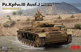 Pz.Kpfw.III Ausf. J Full Interior Plastic Model Kit (1/35 Scale) Plastic Military Kit