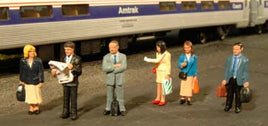 Standing Platform Passengers HO Scale
